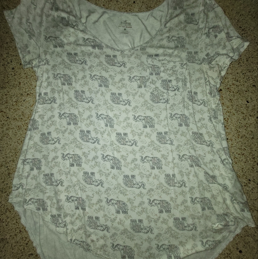 Hollister tshirt